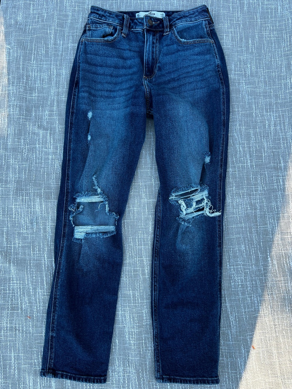 Hollister Dark Blue Distressed curvy high rise mom jeans w25 L27